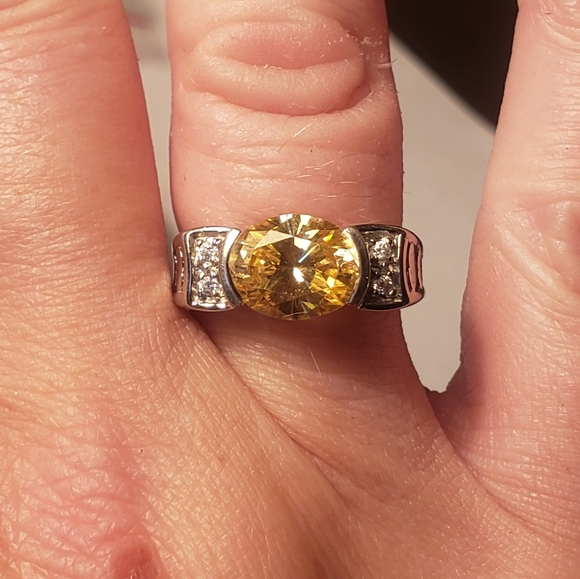 RARE Estate Victoria Wieck/MEDA Canary Quartz Ring - Picture 6 of 9